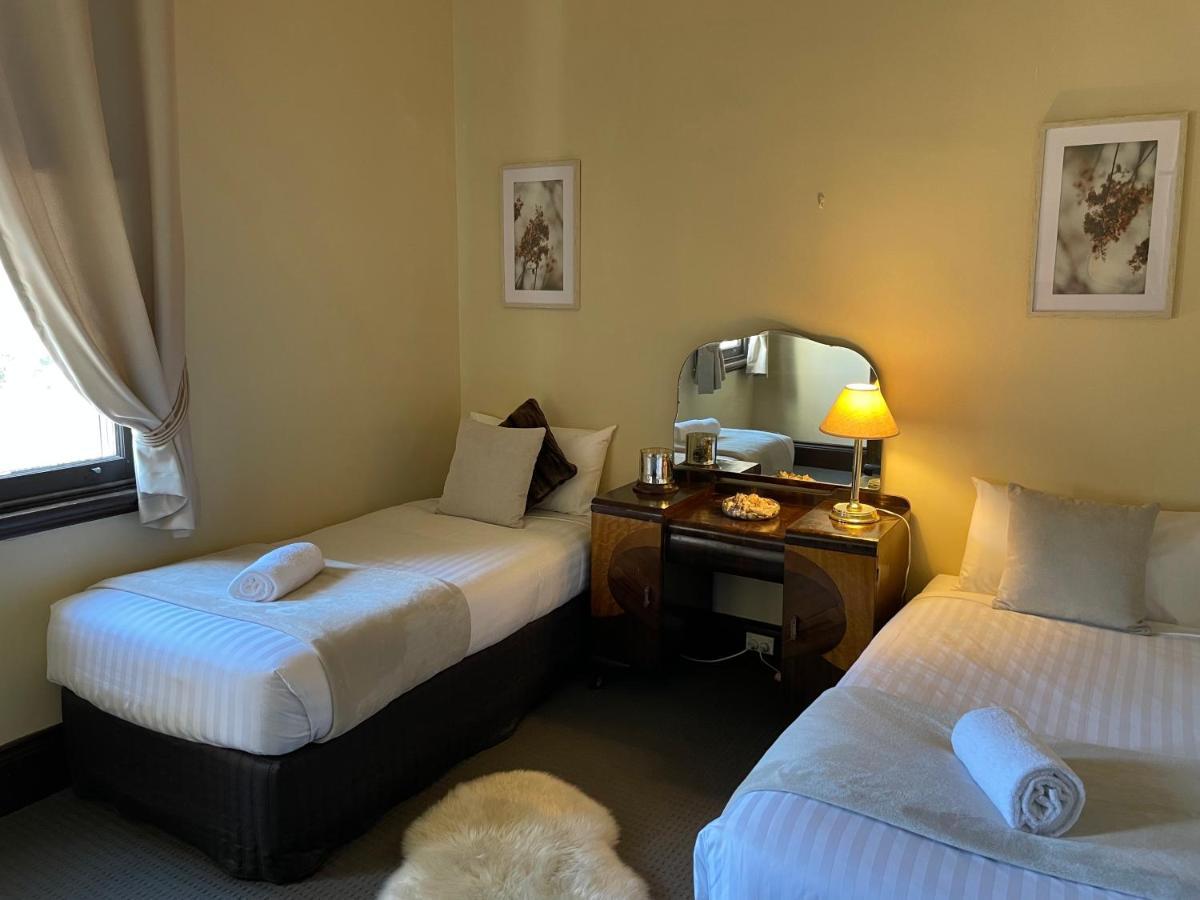 Neath Hotel Ngoại thất bức ảnh