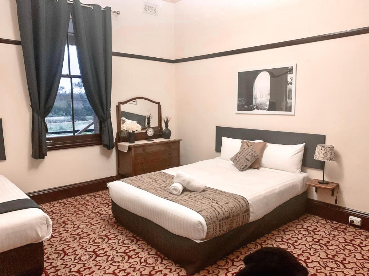 Neath Hotel Ngoại thất bức ảnh
