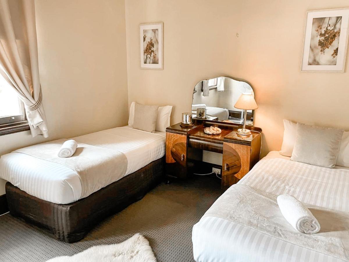 Neath Hotel Ngoại thất bức ảnh
