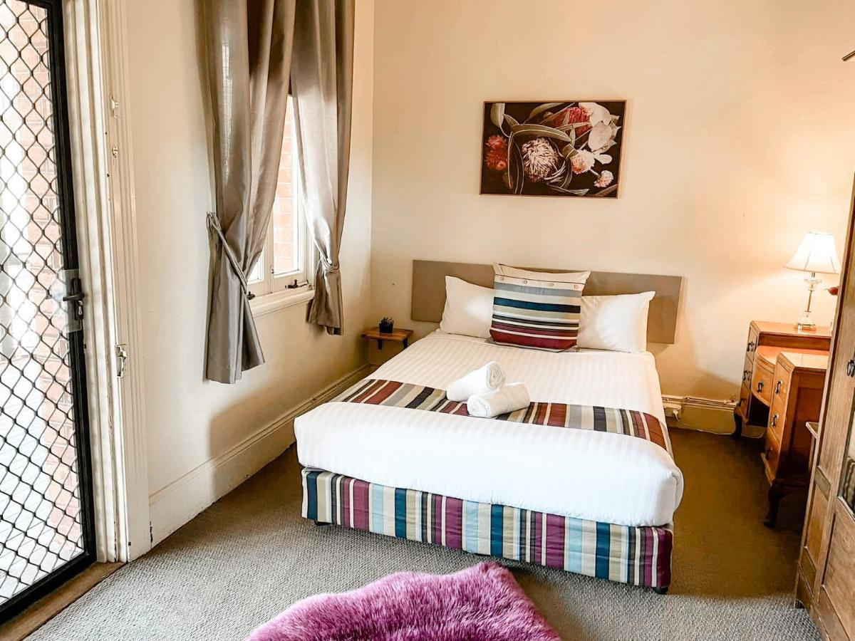 Neath Hotel Ngoại thất bức ảnh