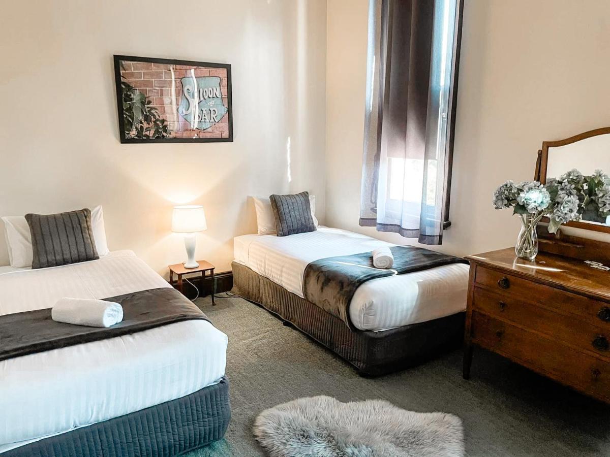 Neath Hotel Ngoại thất bức ảnh